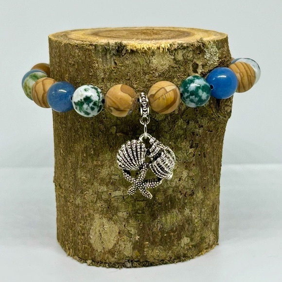 Handmade Seashell & Starfish Semi-Precious Stone Charm Bracelet! - Picture 5 of 5
